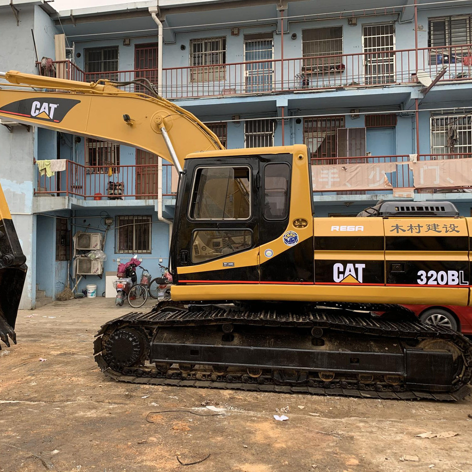 Used CAT Excavator 320B 320BL 320C 320CL 320D 320D2 320D2L Made In Japan - Гусеничный экскаватор: фото 1 Used CAT Excavator 320B 320BL 320C 320CL 320D 320D2 320D2L Made In Japan - Гусеничный экскаватор: фото 1