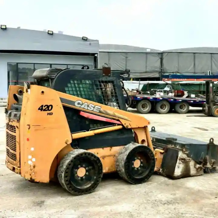 Used Case 420 Backhoe Loader Used Skid Steer Loader CASE 430 CASE 440 - Мини-погрузчик с бортовым поворотом: фото 4 Used Case 420 Backhoe Loader Used Skid Steer Loader CASE 430 CASE 440 - Мини-погрузчик с бортовым поворотом: фото 4