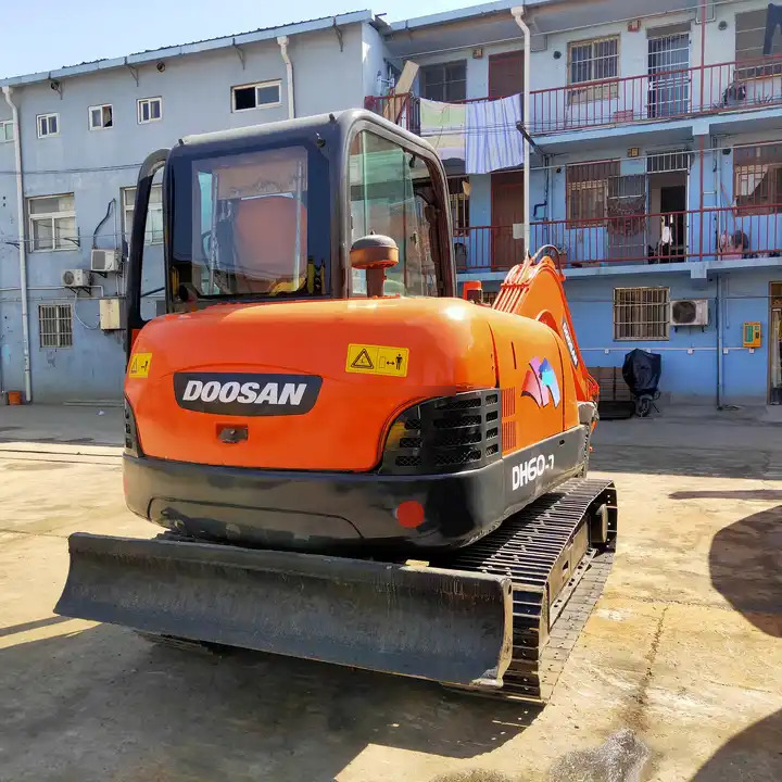 Used Doosan Machinery for Sale Mini excavator DH55-V DH60-7 for sale Fast Delivery Competitive Price Digger Hydraulic Excavator - Гусеничный экскаватор: фото 4 Used Doosan Machinery for Sale Mini excavator DH55-V DH60-7 for sale Fast Delivery Competitive Price Digger Hydraulic Excavator - Гусеничный экскаватор: фото 4