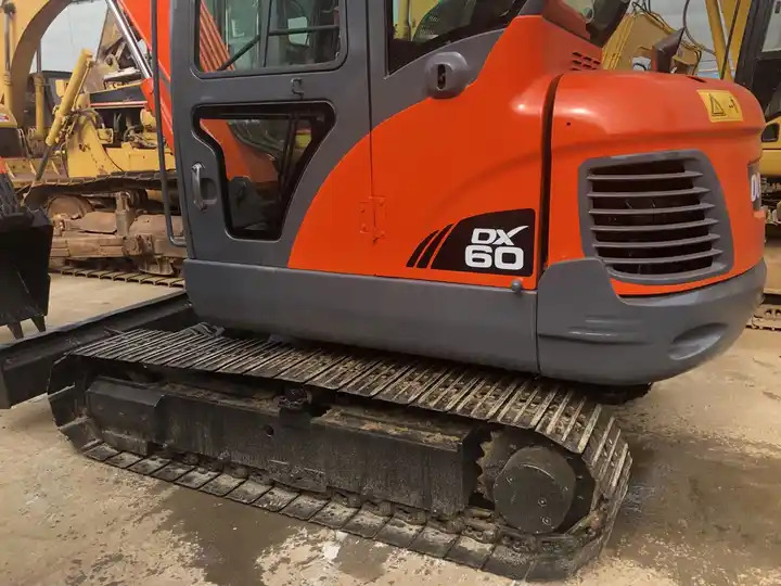 Used Doosan dx60 dh60 dx55 dh55 mini excavator 6 ton - Гусеничный экскаватор: фото 3 Used Doosan dx60 dh60 dx55 dh55 mini excavator 6 ton - Гусеничный экскаватор: фото 3