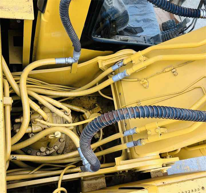 Used Excavator Cat 320bl Best Second Hand Excavator Caterpillar 320 320d 320b For Sale In Shanghai - Гусеничный экскаватор: фото 4 Used Excavator Cat 320bl Best Second Hand Excavator Caterpillar 320 320d 320b For Sale In Shanghai - Гусеничный экскаватор: фото 4