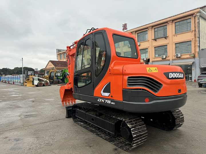 Used Excavator Doosan DX75-9C Second-hand Excavator Digger DX75-9C Compact Shovel Crawler Doosan 75 Excavator Doosan Dx75-9C - Гусеничный экскаватор: фото 4 Used Excavator Doosan DX75-9C Second-hand Excavator Digger DX75-9C Compact Shovel Crawler Doosan 75 Excavator Doosan Dx75-9C - Гусеничный экскаватор: фото 4