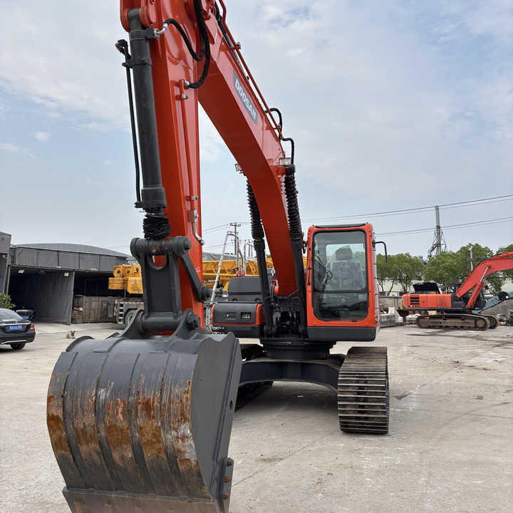 Used Original KoreaN Doosan DX225lca Excavator Doosan Excavators Engineering Machinery Doosan 22ton USED Excavadoras - Гусеничный экскаватор: фото 1 Used Original KoreaN Doosan DX225lca Excavator Doosan Excavators Engineering Machinery Doosan 22ton USED Excavadoras - Гусеничный экскаватор: фото 1