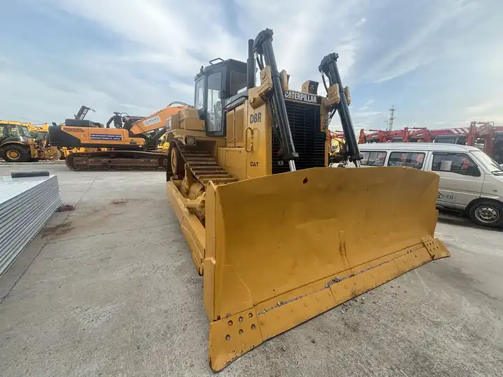 Used caterpillar bulldozer d8r for sale original used crawler bulldozer - Бульдозер: фото 5 Used caterpillar bulldozer d8r for sale original used crawler bulldozer - Бульдозер: фото 5