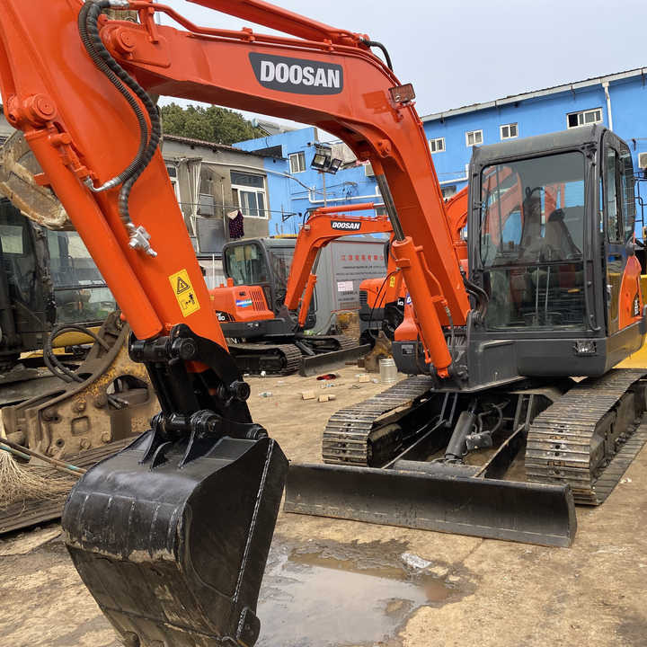 Used excavator doosan dx60 excavators earth-moving machinery doosan dx60 dx80 dx75 dx225 for sale - Гусеничный экскаватор: фото 1 Used excavator doosan dx60 excavators earth-moving machinery doosan dx60 dx80 dx75 dx225 for sale - Гусеничный экскаватор: фото 1