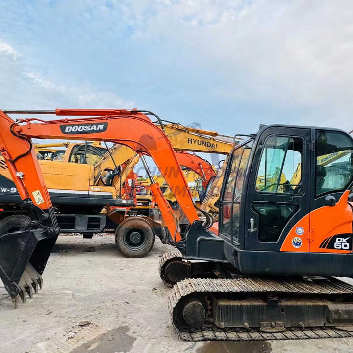 Used excavator doosan dx60 excavators earth-moving machinery doosan dx60 dx80 dx75 dx225 for sale - Гусеничный экскаватор: фото 1 Used excavator doosan dx60 excavators earth-moving machinery doosan dx60 dx80 dx75 dx225 for sale - Гусеничный экскаватор: фото 1