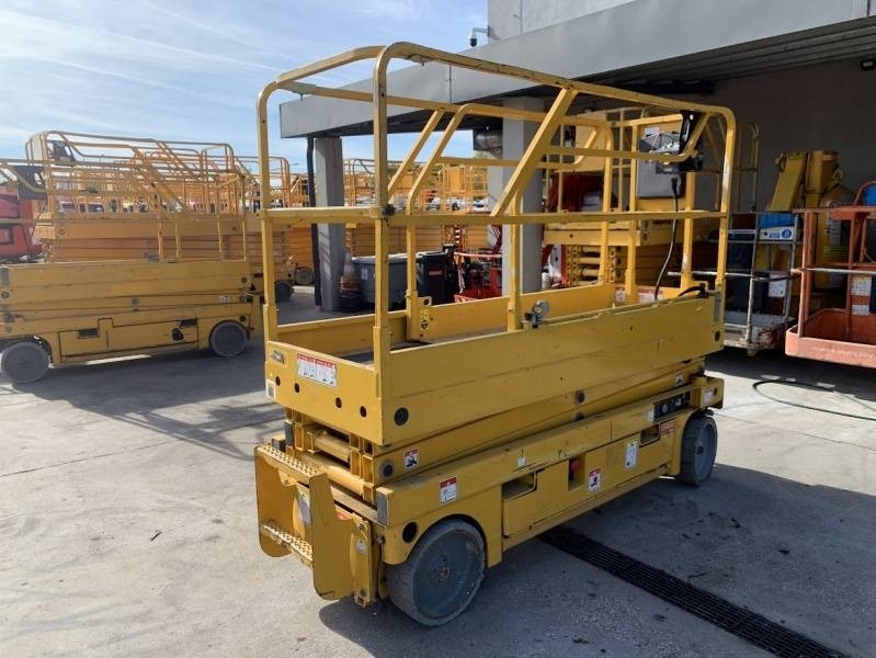 Haulotte Compact 8 - 8m, electric  - Ножничный подъемник: фото 2 Haulotte Compact 8 - 8m, electric  - Ножничный подъемник: фото 2