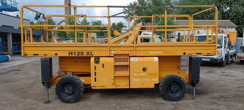Haulotte H12SXLNT - 12m, 4x4, diesel - Ножничный подъемник: фото 5 Haulotte H12SXLNT - 12m, 4x4, diesel - Ножничный подъемник: фото 5