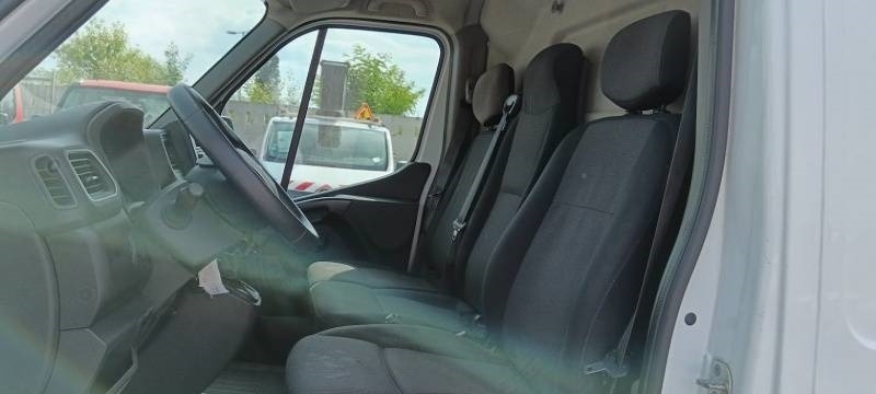 Грузовик с подъемником Renault Master Klubb K32 - 12,5 m, 120 kg: фото 8