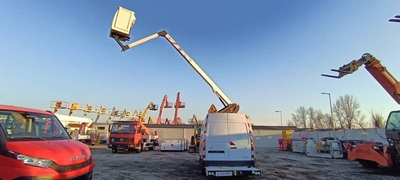 Грузовик с подъемником Renault Master Klubb K32: фото 10