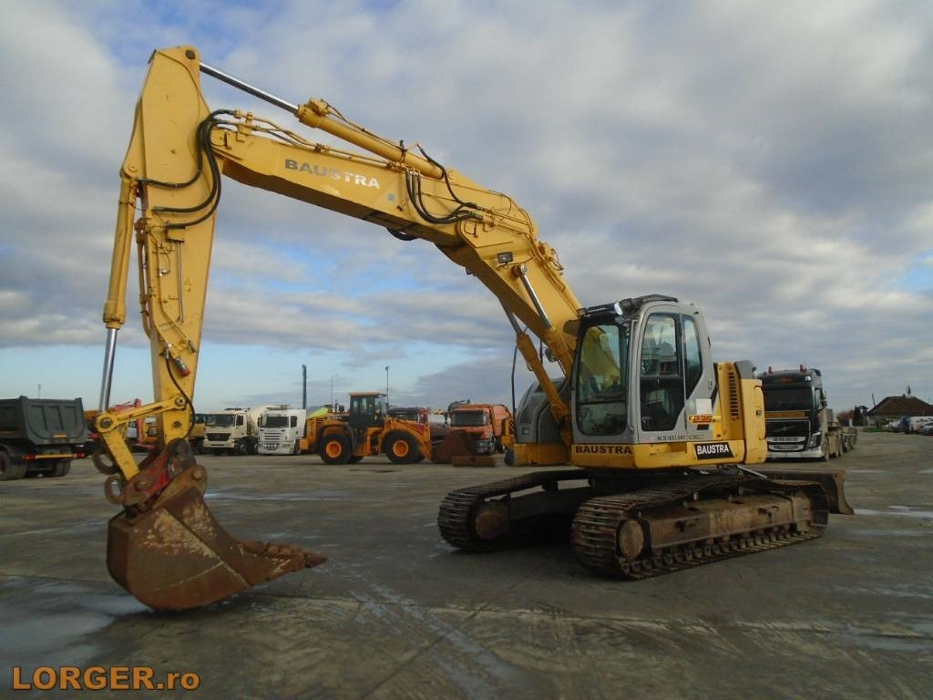 New Holland E 235 B SR-2* Blade - Гусеничный экскаватор: фото 4 New Holland E 235 B SR-2* Blade - Гусеничный экскаватор: фото 4
