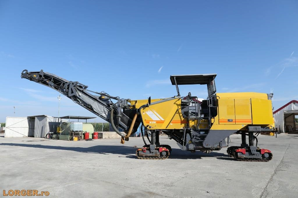 Wirtgen W 210 - Дорожная фреза: фото 1 Wirtgen W 210 - Дорожная фреза: фото 1