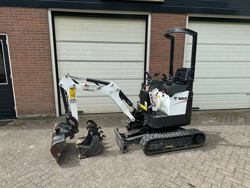 Bobcat E 10z - Мини-экскаватор: фото 1 Bobcat E 10z - Мини-экскаватор: фото 1