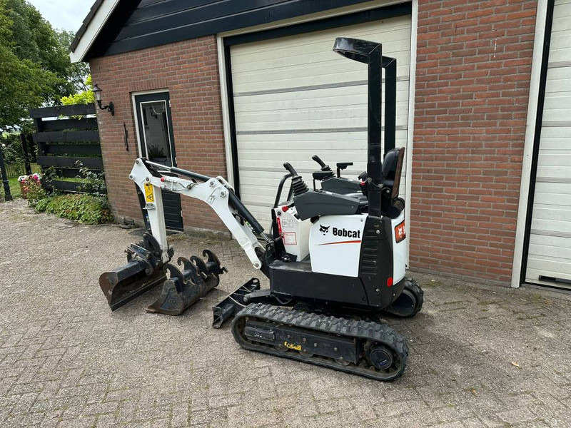 Bobcat E 10z - Мини-экскаватор: фото 3 Bobcat E 10z - Мини-экскаватор: фото 3