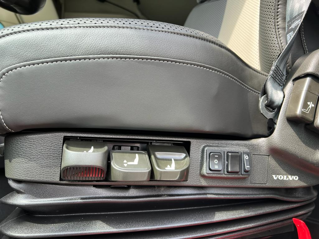 VOLVO FH 500 / Leather/ VEB+/ Air/ 2 tanks/ i-Parkcool/ - Тягач: фото 5 VOLVO FH 500 / Leather/ VEB+/ Air/ 2 tanks/ i-Parkcool/ - Тягач: фото 5