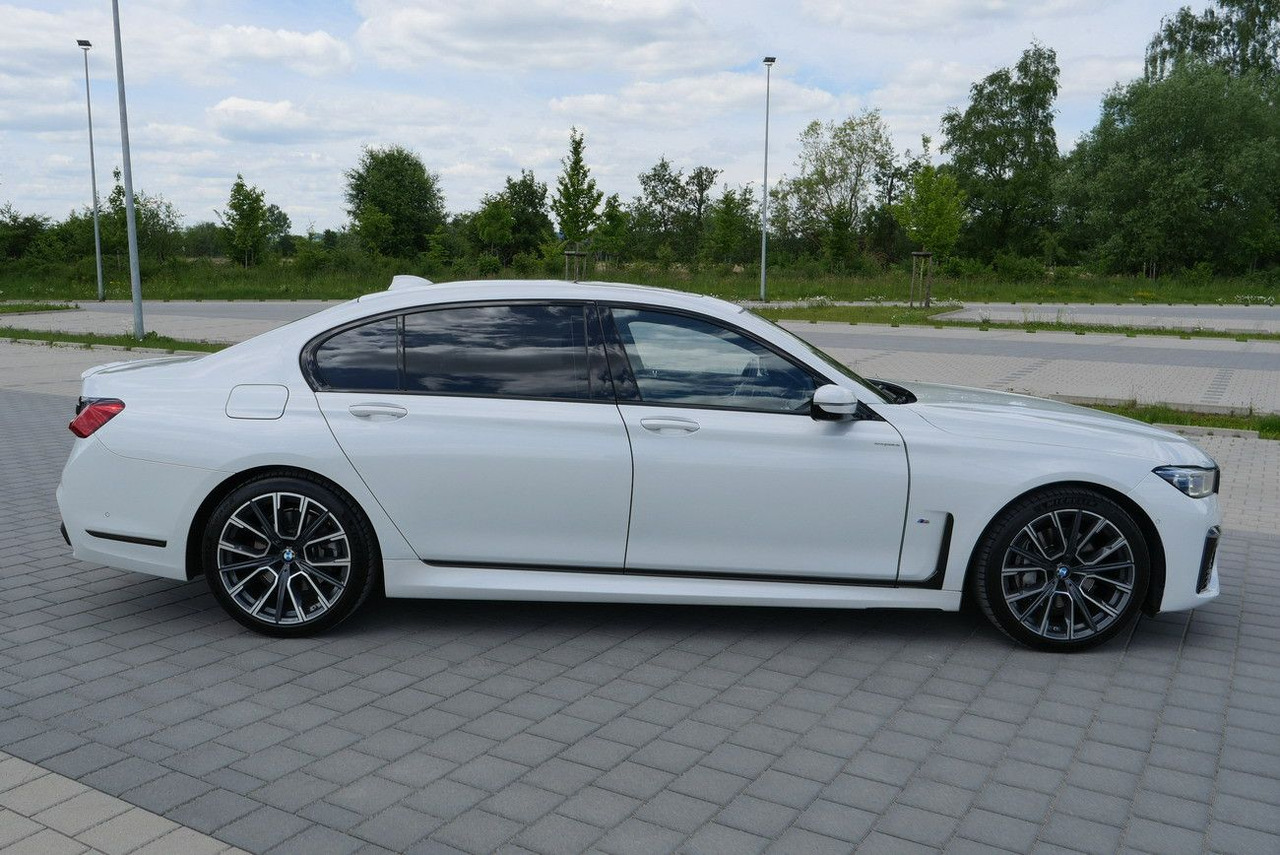 BMW 730Ld XDRIVE /VOLL/REAR ENTERT. /LANGSTRECKE 48V - Седан: фото 3 BMW 730Ld XDRIVE /VOLL/REAR ENTERT. /LANGSTRECKE 48V - Седан: фото 3
