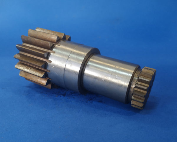 010110A Wałek silnika obrotu - Поворотный редуктор для Строительной техники: фото 1 010110A Wałek silnika obrotu - Поворотный редуктор для Строительной техники: фото 1