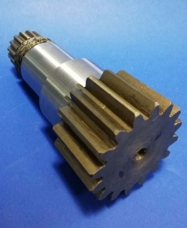 010510A Wałek silnika obrotu Libra 216 - Поворотный редуктор для Строительной техники: фото 1 010510A Wałek silnika obrotu Libra 216 - Поворотный редуктор для Строительной техники: фото 1