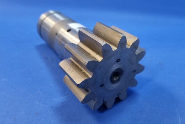 010550A Wałek silnika obrotu Kubota KX41 (od 1994 roku) - Поворотный редуктор для Строительной техники: фото 1 010550A Wałek silnika obrotu Kubota KX41 (od 1994 roku) - Поворотный редуктор для Строительной техники: фото 1