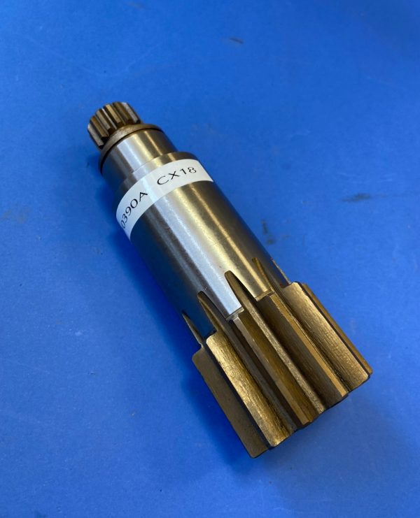 Wałek obrotu 010390A – NewHolland E18 Case CX18 - Поворотный редуктор для Строительной техники: фото 1 Wałek obrotu 010390A – NewHolland E18 Case CX18 - Поворотный редуктор для Строительной техники: фото 1