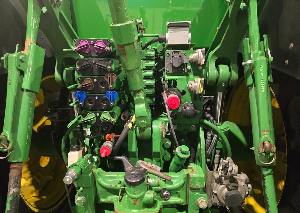 Трактор John Deere 7250R: фото 8