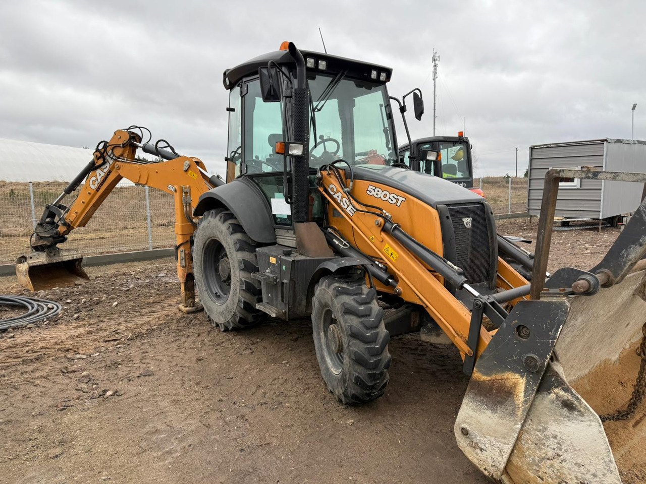 CASE 580 ST - Экскаватор-погрузчик: фото 1 CASE 580 ST - Экскаватор-погрузчик: фото 1