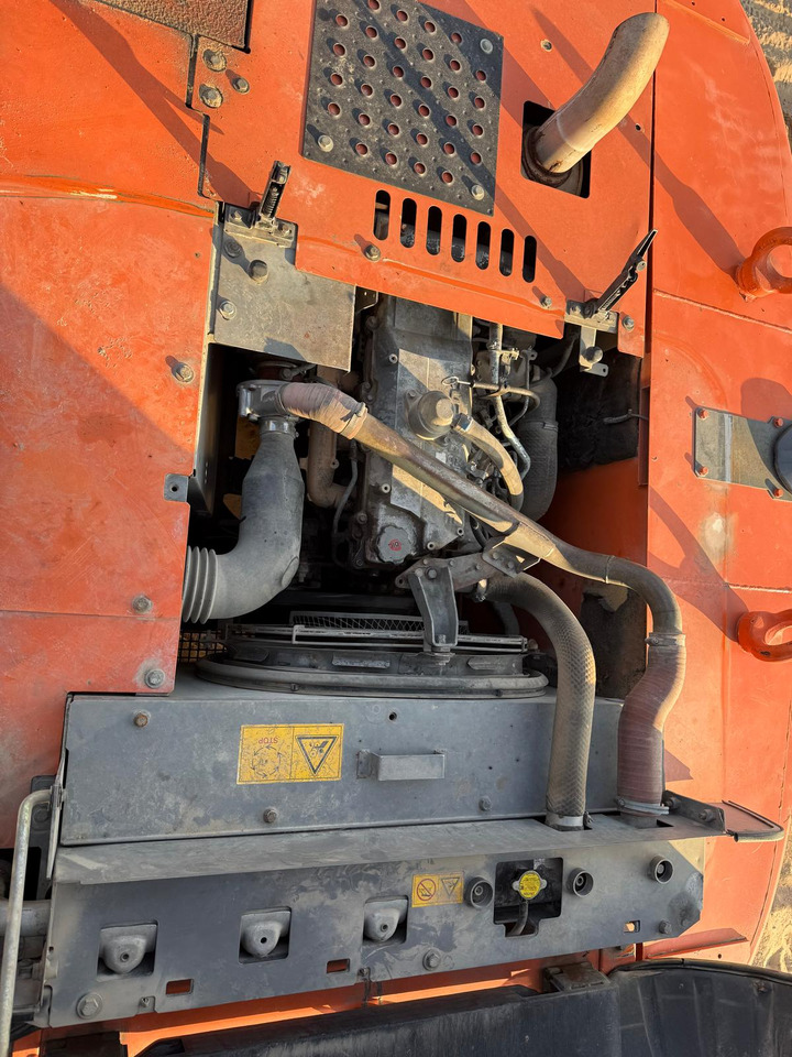 HITACHI ZX250LC-3 - Гусеничный экскаватор: фото 4 HITACHI ZX250LC-3 - Гусеничный экскаватор: фото 4