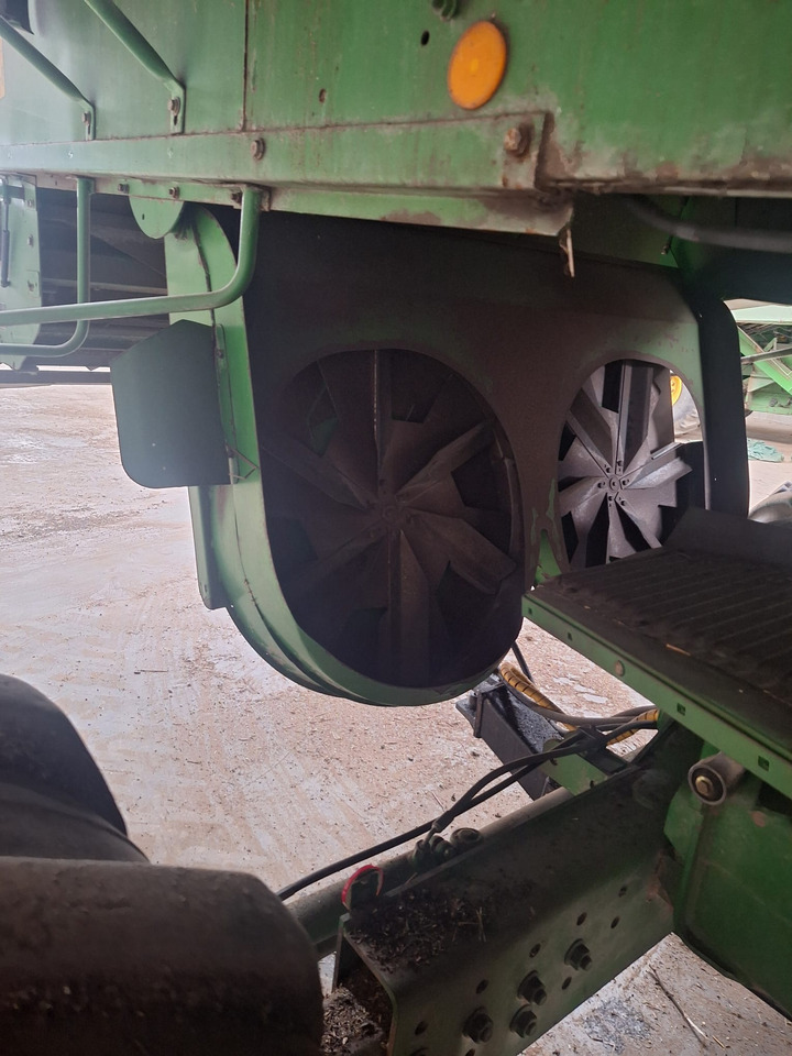 JOHN DEERE T670 - Зерноуборочный комбайн: фото 5 JOHN DEERE T670 - Зерноуборочный комбайн: фото 5