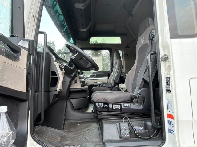 Тентованный грузовик MAN TGX 26.460 FG 6x2 Motorschaden: фото 11 Тентованный грузовик MAN TGX 26.460 FG 6x2 Motorschaden: фото 11