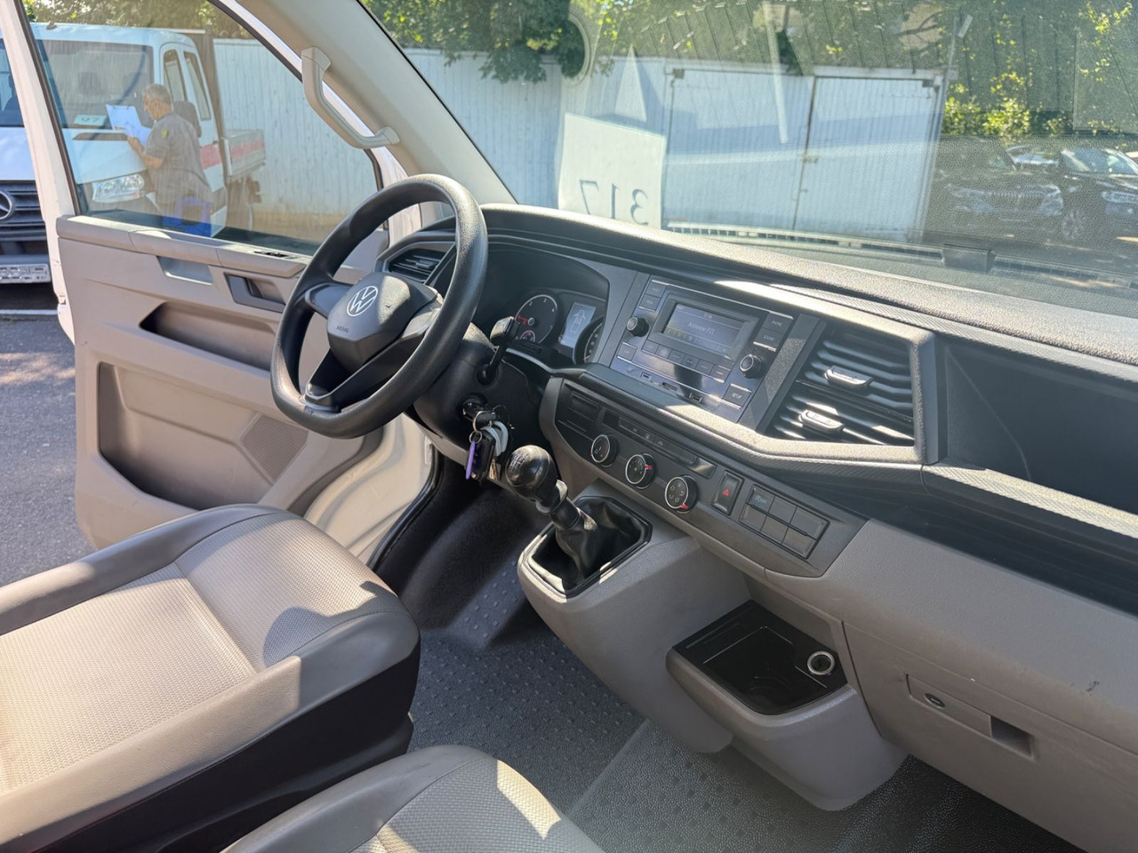 Малотоннажный бортовой грузовик, Грузопассажирский фургон Volkswagen T6 Transporter Pritsche DKL ang 4MOTION: фото 9