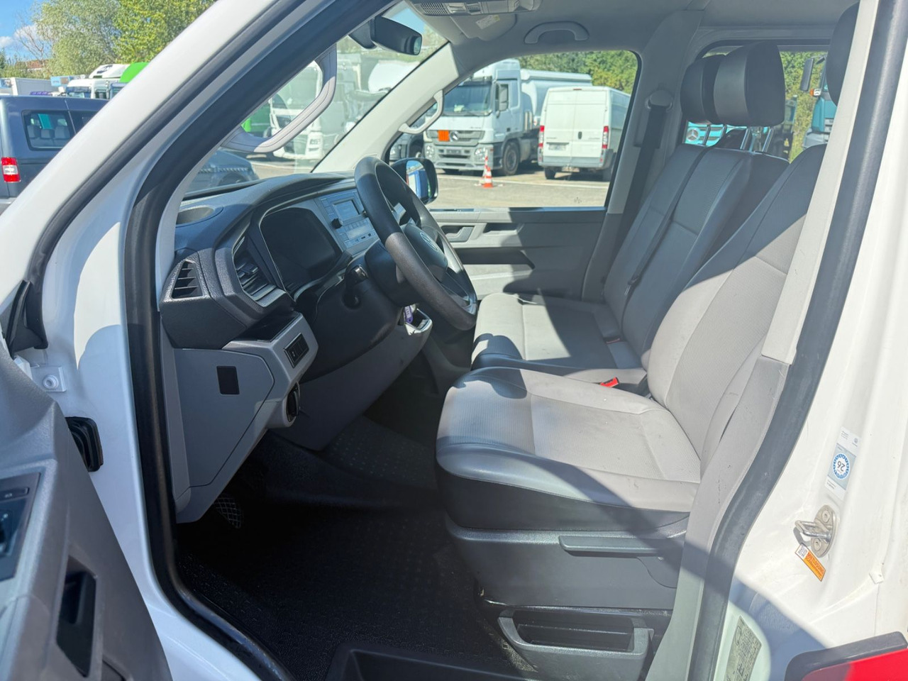 Малотоннажный бортовой грузовик, Грузопассажирский фургон Volkswagen T6 Transporter Pritsche DKL ang 4MOTION: фото 8