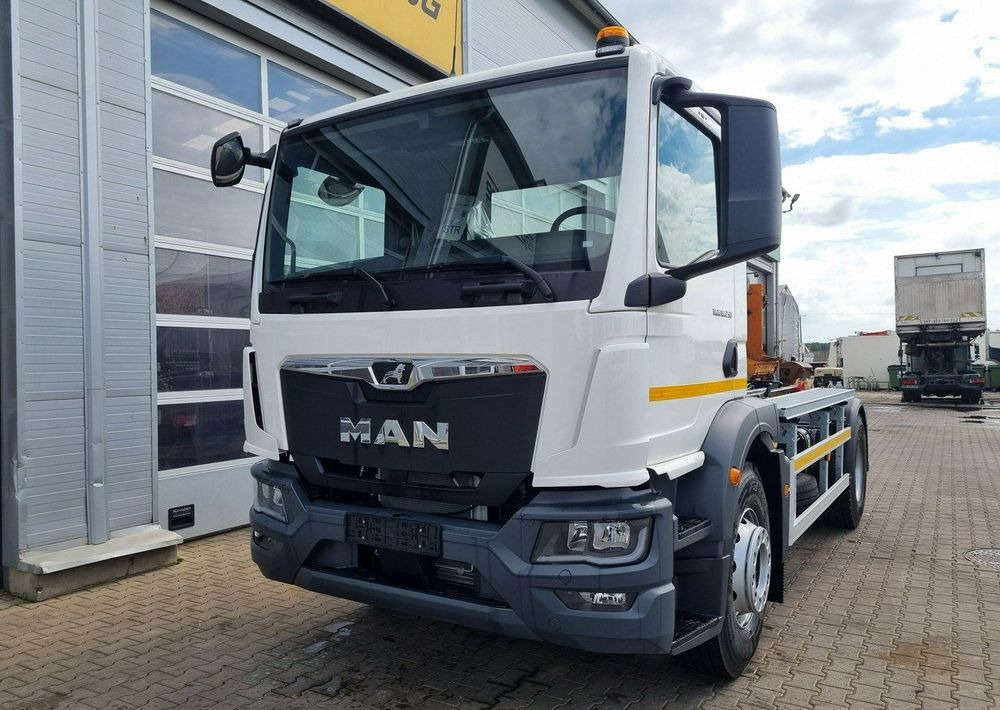 MAN TGM 18 250 - Мусоровоз: фото 2 MAN TGM 18 250 - Мусоровоз: фото 2