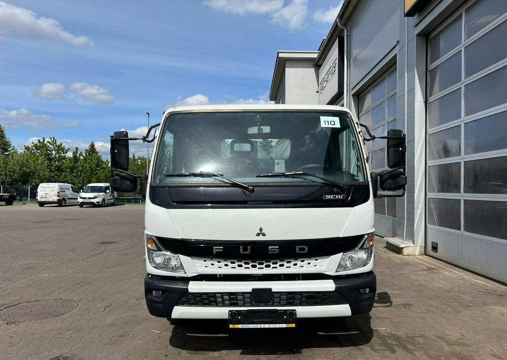 Mitsubishi Fuso - Крюковой мультилифт: фото 3 Mitsubishi Fuso - Крюковой мультилифт: фото 3