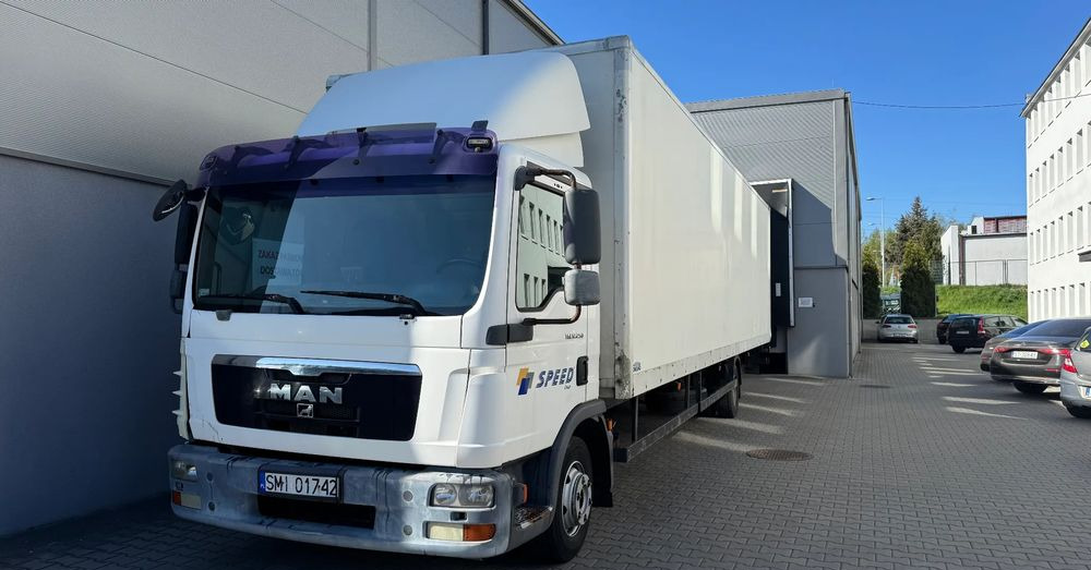 MAN TGL 12.250 4x2BL - Грузовик с закрытым кузовом: фото 1 MAN TGL 12.250 4x2BL - Грузовик с закрытым кузовом: фото 1