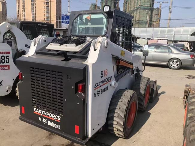 Bobcat S16 - Мини-погрузчик с бортовым поворотом: фото 5 Bobcat S16 - Мини-погрузчик с бортовым поворотом: фото 5