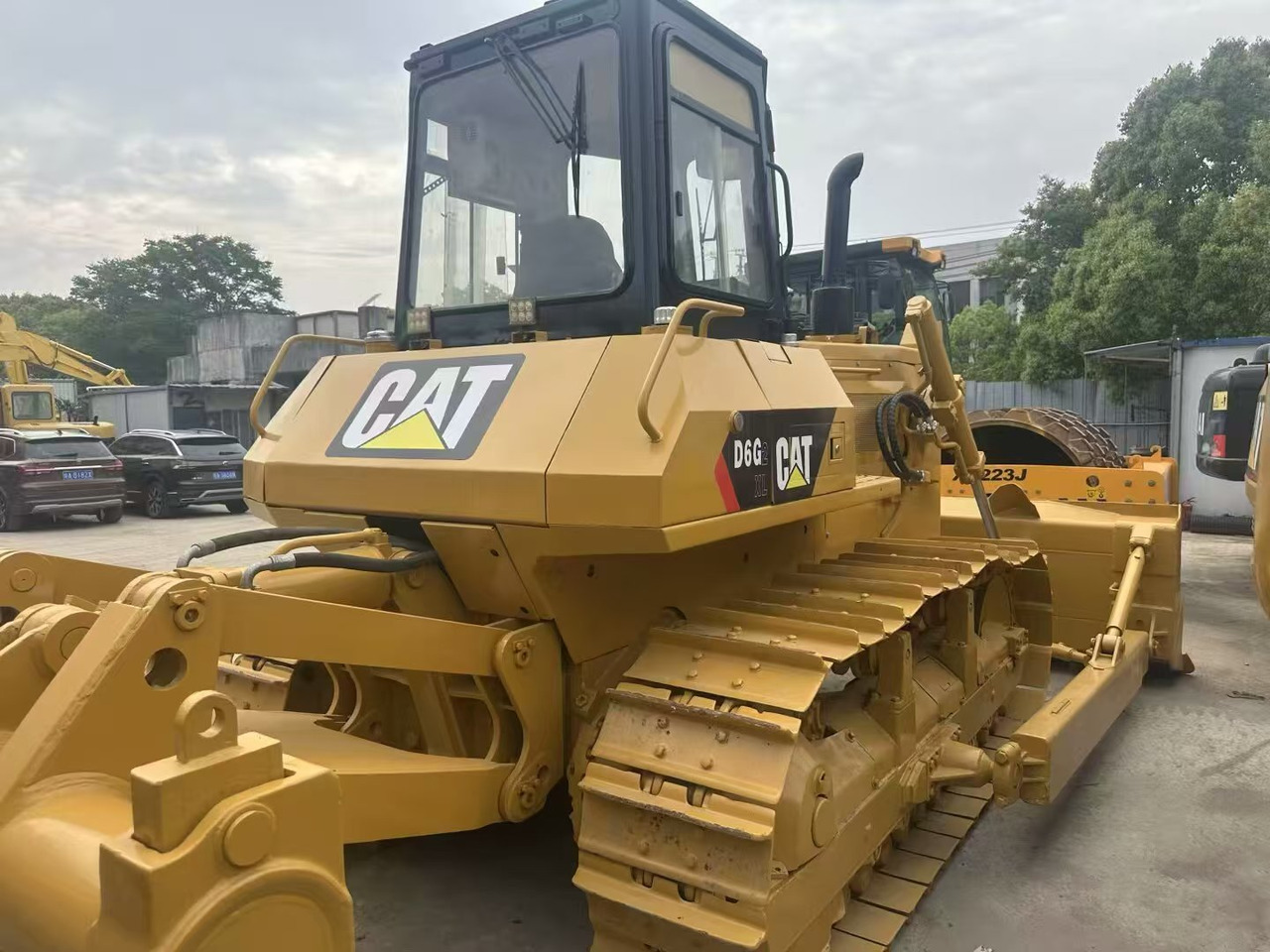CAT D6G - Бульдозер: фото 1 CAT D6G - Бульдозер: фото 1