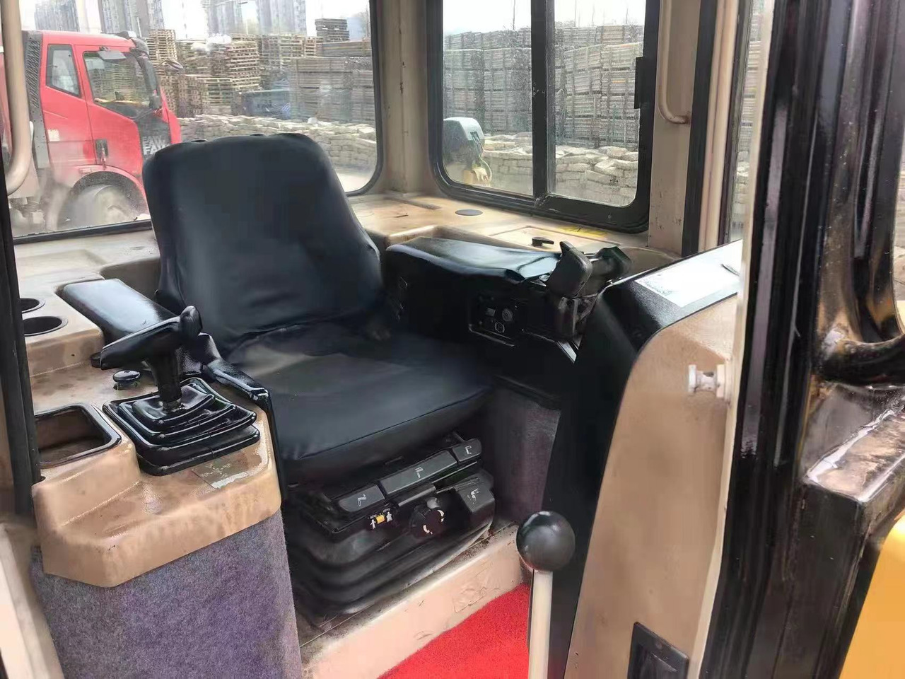 CAT D6M - Бульдозер: фото 5 CAT D6M - Бульдозер: фото 5