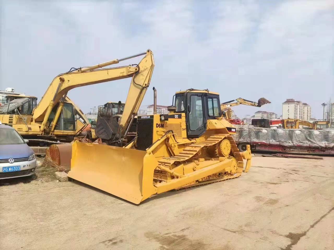 CAT D6M - Бульдозер: фото 2 CAT D6M - Бульдозер: фото 2