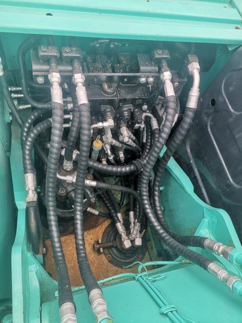 Kobelco SK140 - Гусеничный экскаватор: фото 4 Kobelco SK140 - Гусеничный экскаватор: фото 4