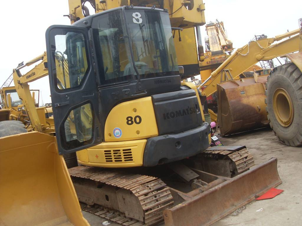 Komatsu PC80  - Мини-экскаватор: фото 1 Komatsu PC80  - Мини-экскаватор: фото 1