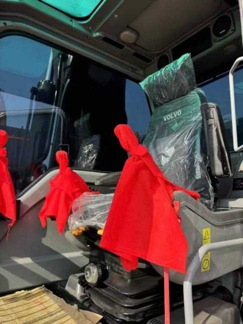 VOLVO EC240 - Гусеничный экскаватор: фото 3 VOLVO EC240 - Гусеничный экскаватор: фото 3