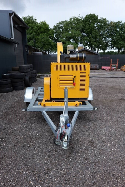 Shengmiao Hc6140 new wood chipper with trailer!! - Измельчитель древесины: фото 4 Shengmiao Hc6140 new wood chipper with trailer!! - Измельчитель древесины: фото 4