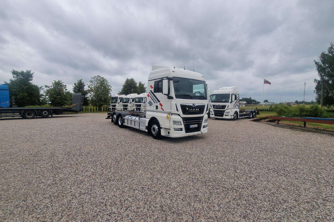 MAN TGX 26.420 - Грузовик-контейнеровоз/ Сменный кузов: фото 2 MAN TGX 26.420 - Грузовик-контейнеровоз/ Сменный кузов: фото 2