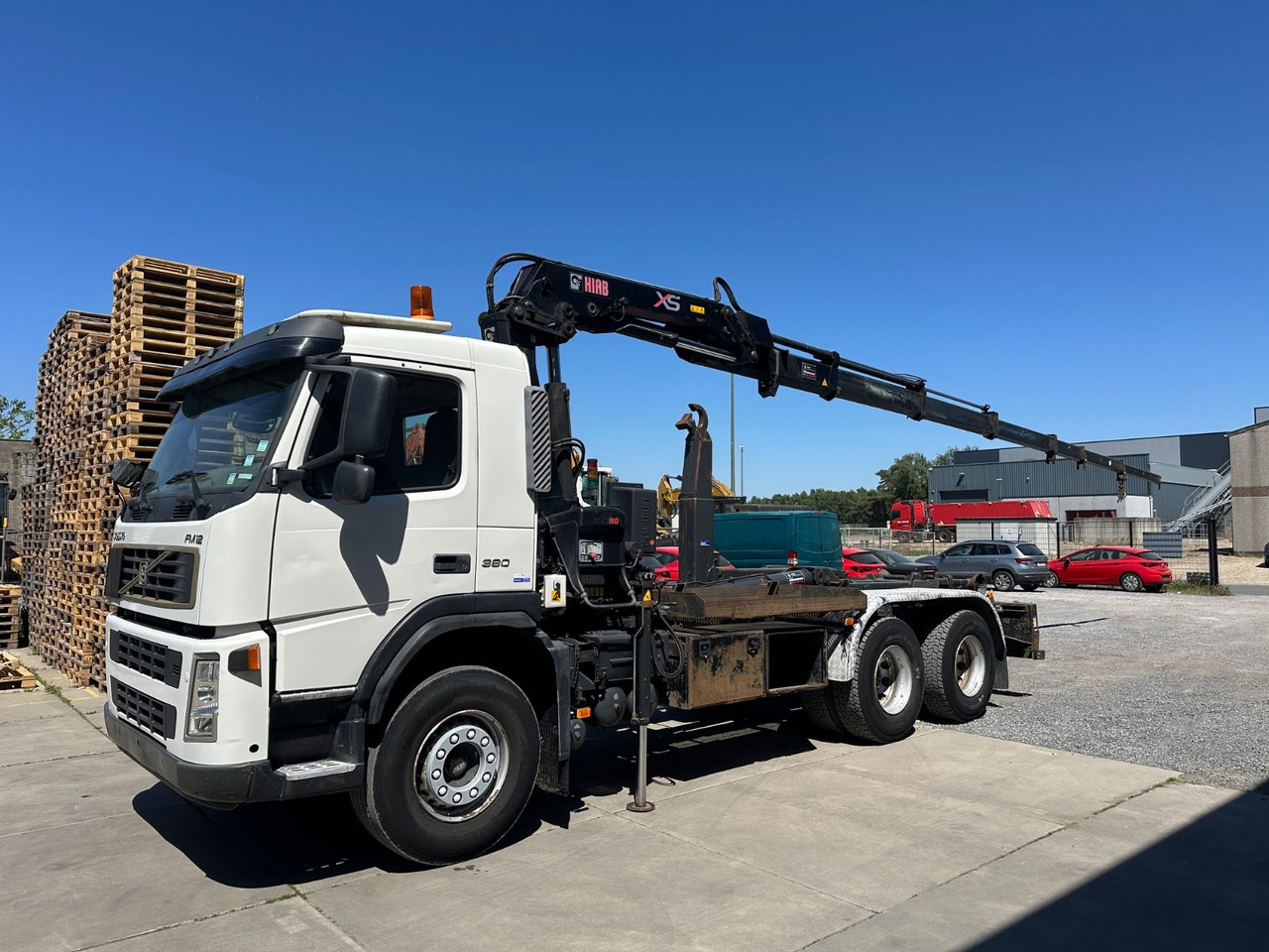 Volvo FM12 380 Hiab 144E-3 - Крюковой мультилифт: фото 1 Volvo FM12 380 Hiab 144E-3 - Крюковой мультилифт: фото 1
