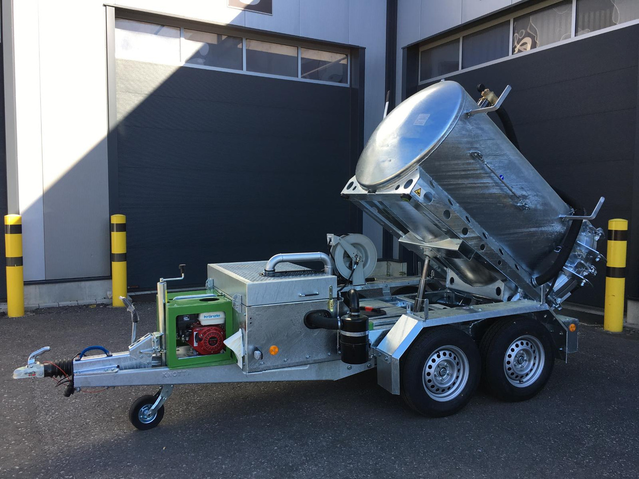 M-Vac 1,8m³ *Kippbar* Vakuum-Saugsystem / Saugfass / Sauganhänger / Saughänger M-Vac Reinigungskit - Ассенизатор: фото 3 M-Vac 1,8m³ *Kippbar* Vakuum-Saugsystem / Saugfass / Sauganhänger / Saughänger M-Vac Reinigungskit - Ассенизатор: фото 3