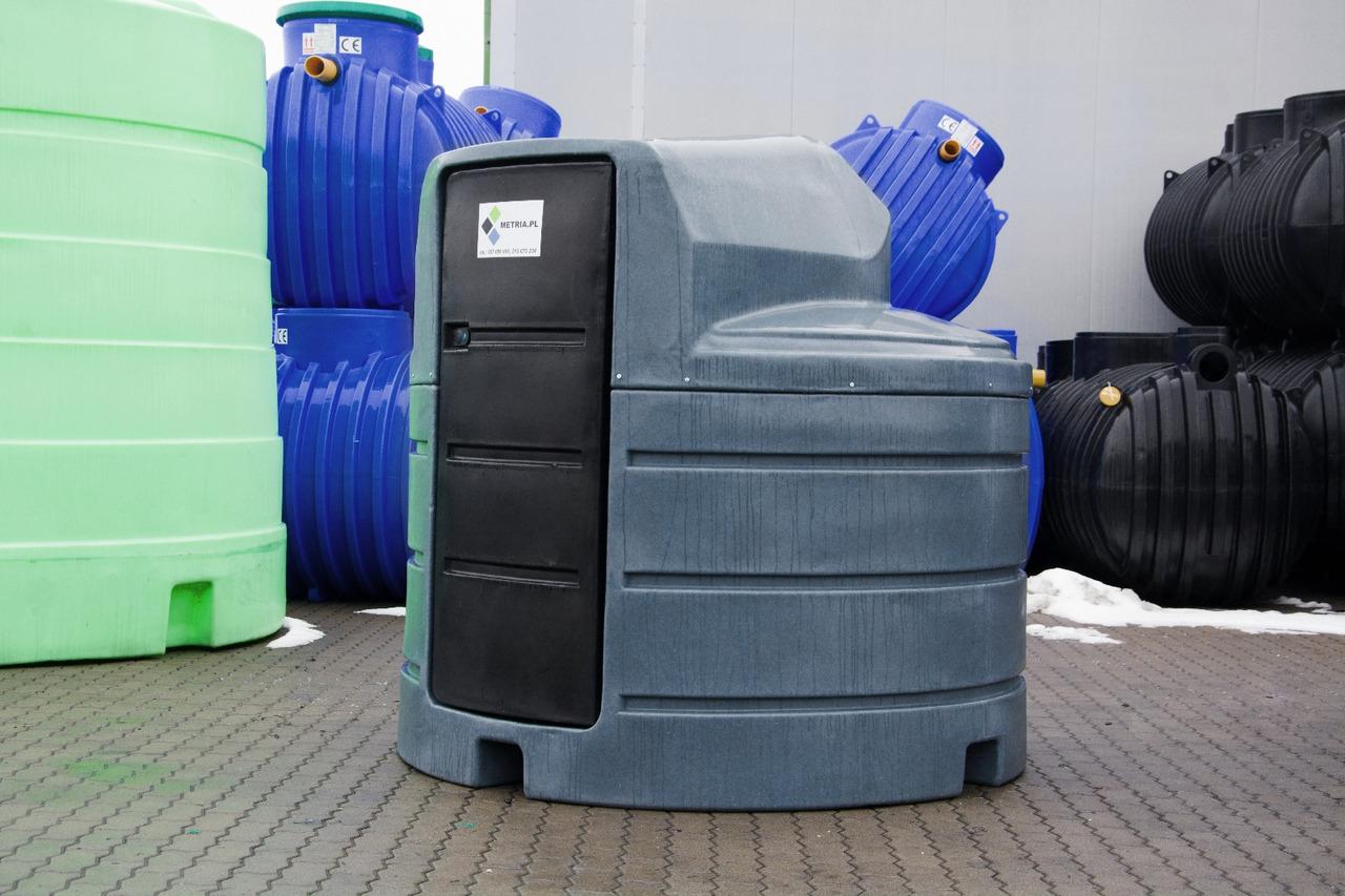 DC Dieseltank / Double-walled fuel tank for diesel fuel / Cuve à gasoil / Sebatoio gasolio / Бак для дизельного топлива / Zbiornik 2500 l - Резервуар для хранения: фото 1 DC Dieseltank / Double-walled fuel tank for diesel fuel / Cuve à gasoil / Sebatoio gasolio / Бак для дизельного топлива / Zbiornik 2500 l - Резервуар для хранения: фото 1