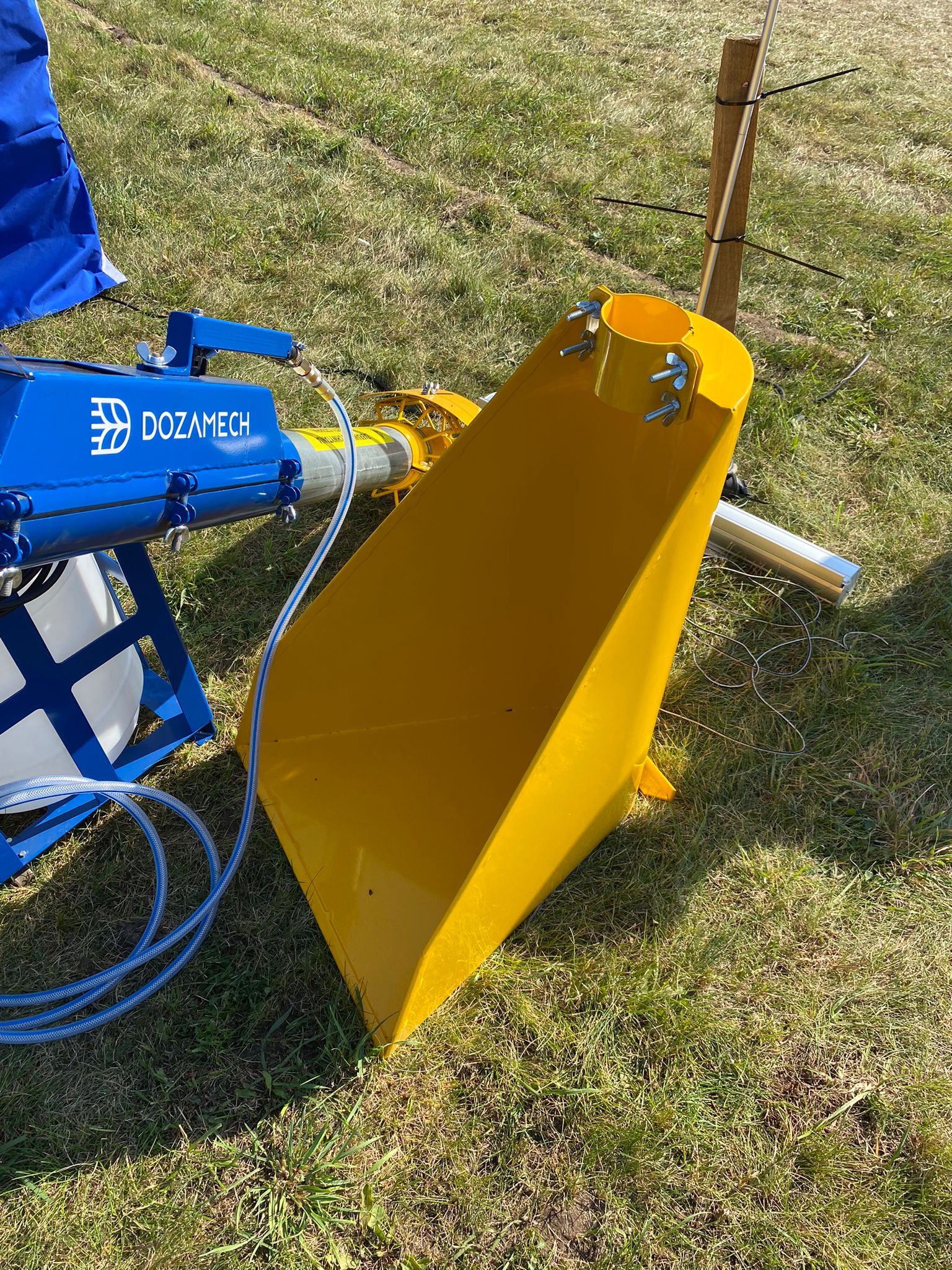 Dozamech Förderschnecke / Screw conveyor / Convoyeur a vis / Transportador de tornillo / Trasportatore a coclea / Шнековый конвейер / Przenośnik ślimakowy T-403 - Конвейер: фото 4 Dozamech Förderschnecke / Screw conveyor / Convoyeur a vis / Transportador de tornillo / Trasportatore a coclea / Шнековый конвейер / Przenośnik ślimakowy T-403 - Конвейер: фото 4