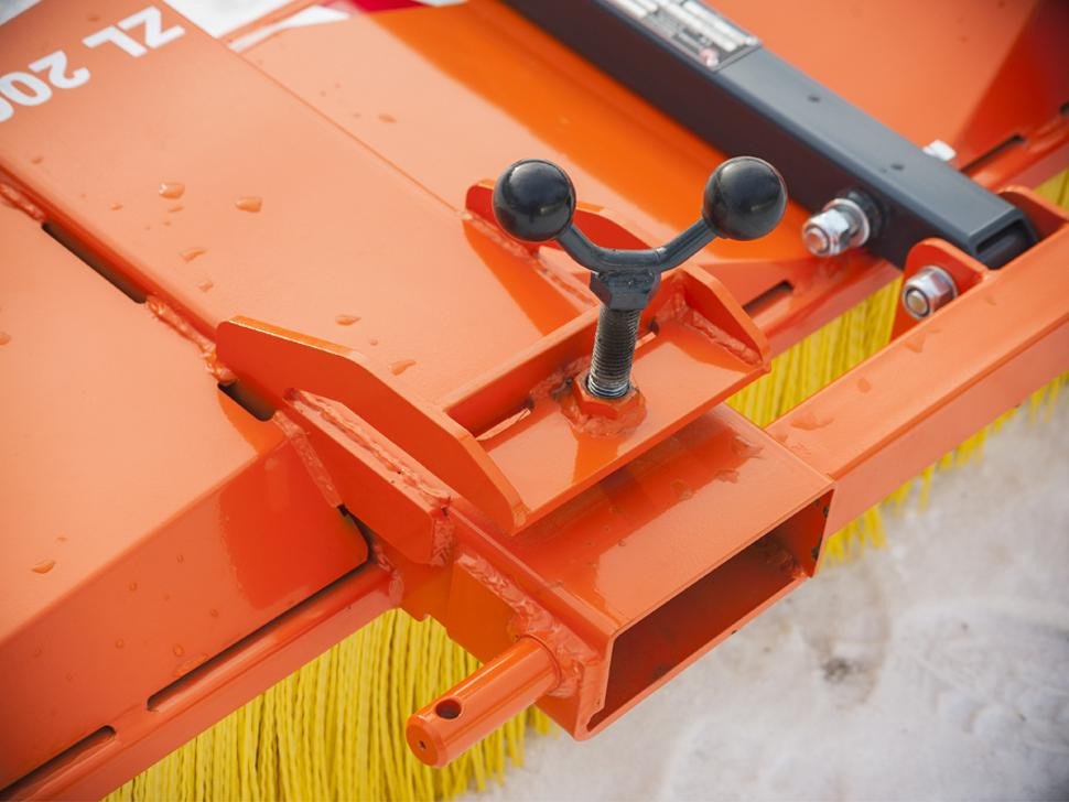 Moderntech Kehrmaschine / Sweeper / Balayeuse / Spazzolatrice / Подметальная машина / Zamiatarka 3 m - Подметально-уборочная машина для Щеток: фото 3 Moderntech Kehrmaschine / Sweeper / Balayeuse / Spazzolatrice / Подметальная машина / Zamiatarka 3 m - Подметально-уборочная машина для Щеток: фото 3