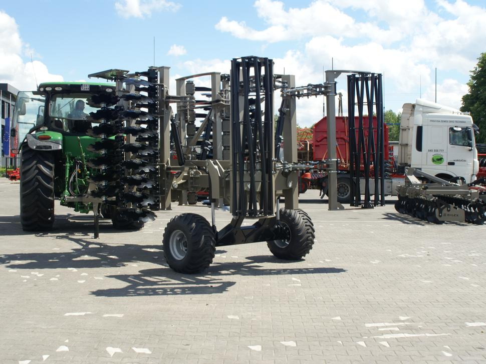 ROLEX Hydraulische Scheibenegge / Hydraulic discs harrow / Dechaumeur à disques / Erpice a dischi / Гидравлическая дисковая борона / Brona talerzowa hydraulicznie składana ciężka 4 m - Дисковая борона: фото 4 ROLEX Hydraulische Scheibenegge / Hydraulic discs harrow / Dechaumeur à disques / Erpice a dischi / Гидравлическая дисковая борона / Brona talerzowa hydraulicznie składana ciężka 4 m - Дисковая борона: фото 4