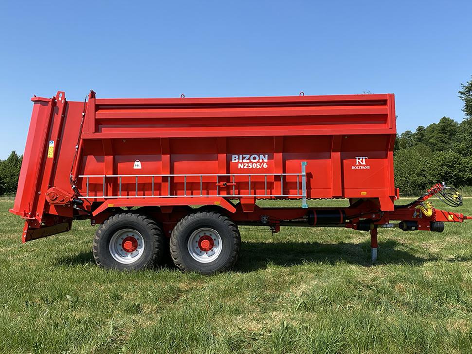 Roltrans Miststreuer / Manure spreader / Epandeur à fumier / Spandiletame / Разбрасыватель органических удобрений / Rozrzutnik obornika N205S/6 BIZON 14 t - Навозоразбрасыватель: фото 2 Roltrans Miststreuer / Manure spreader / Epandeur à fumier / Spandiletame / Разбрасыватель органических удобрений / Rozrzutnik obornika N205S/6 BIZON 14 t - Навозоразбрасыватель: фото 2